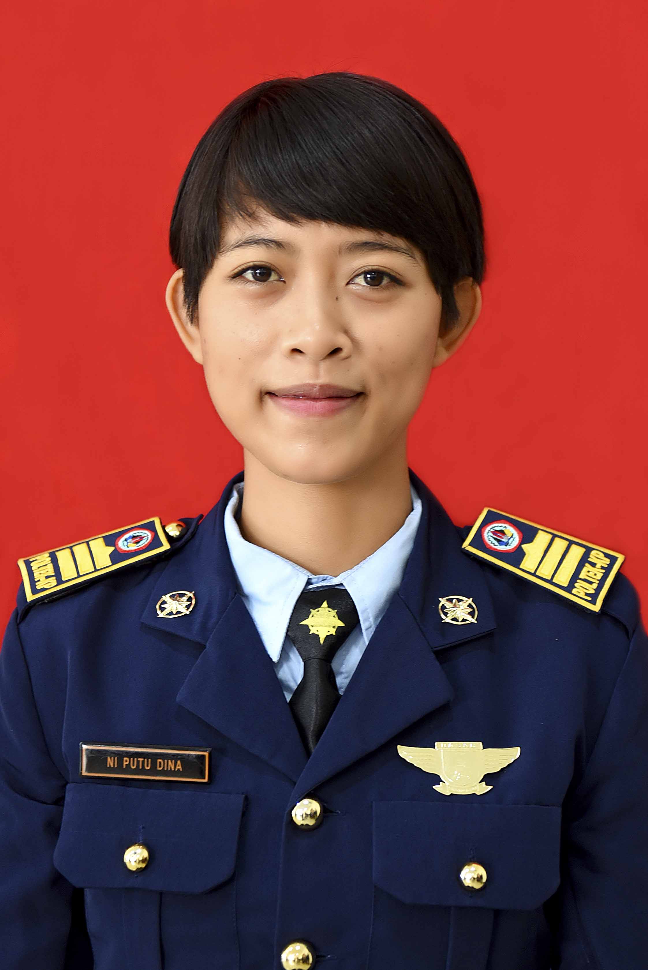 Ni Putu Dina